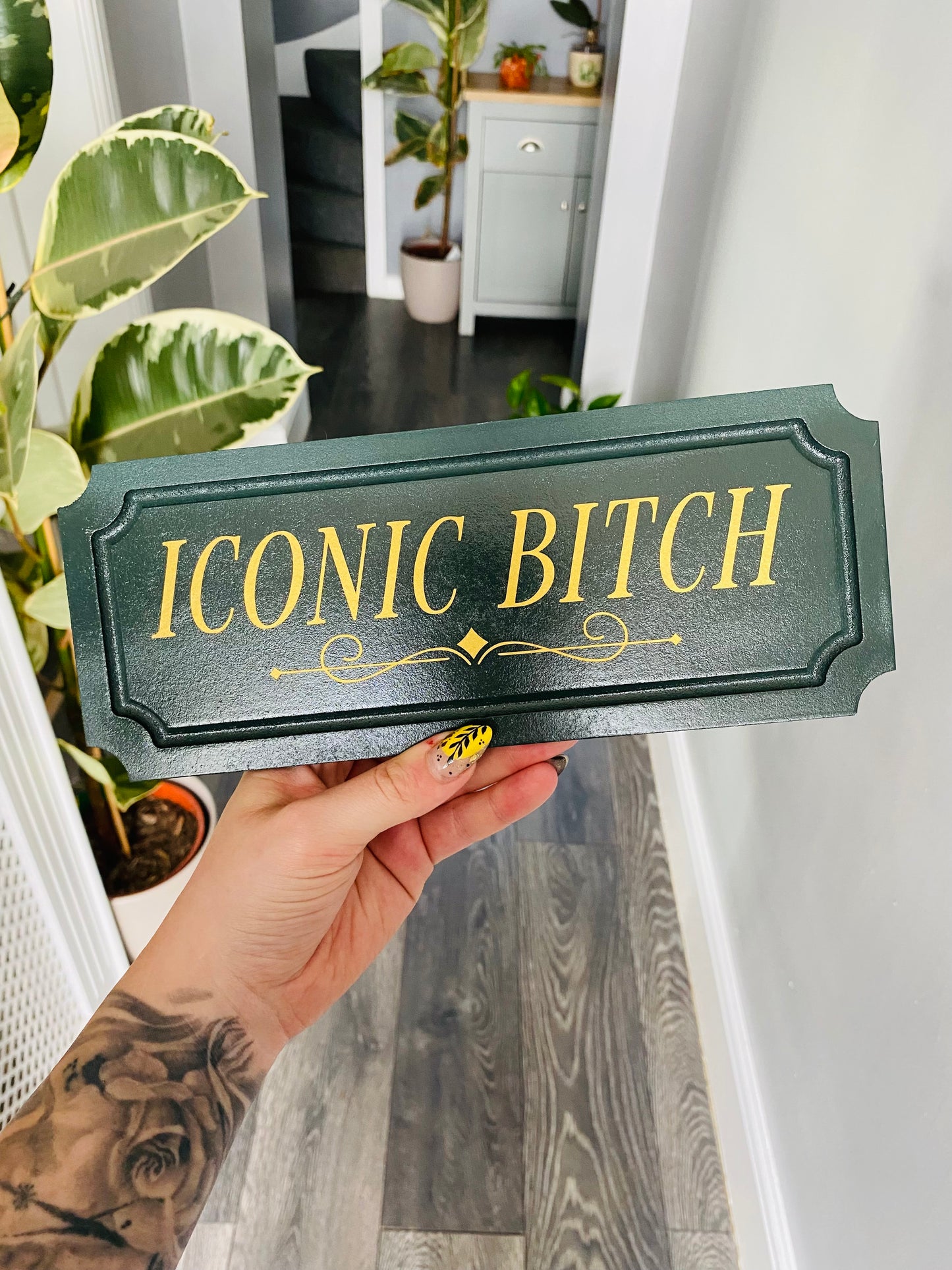 Iconic Bitch