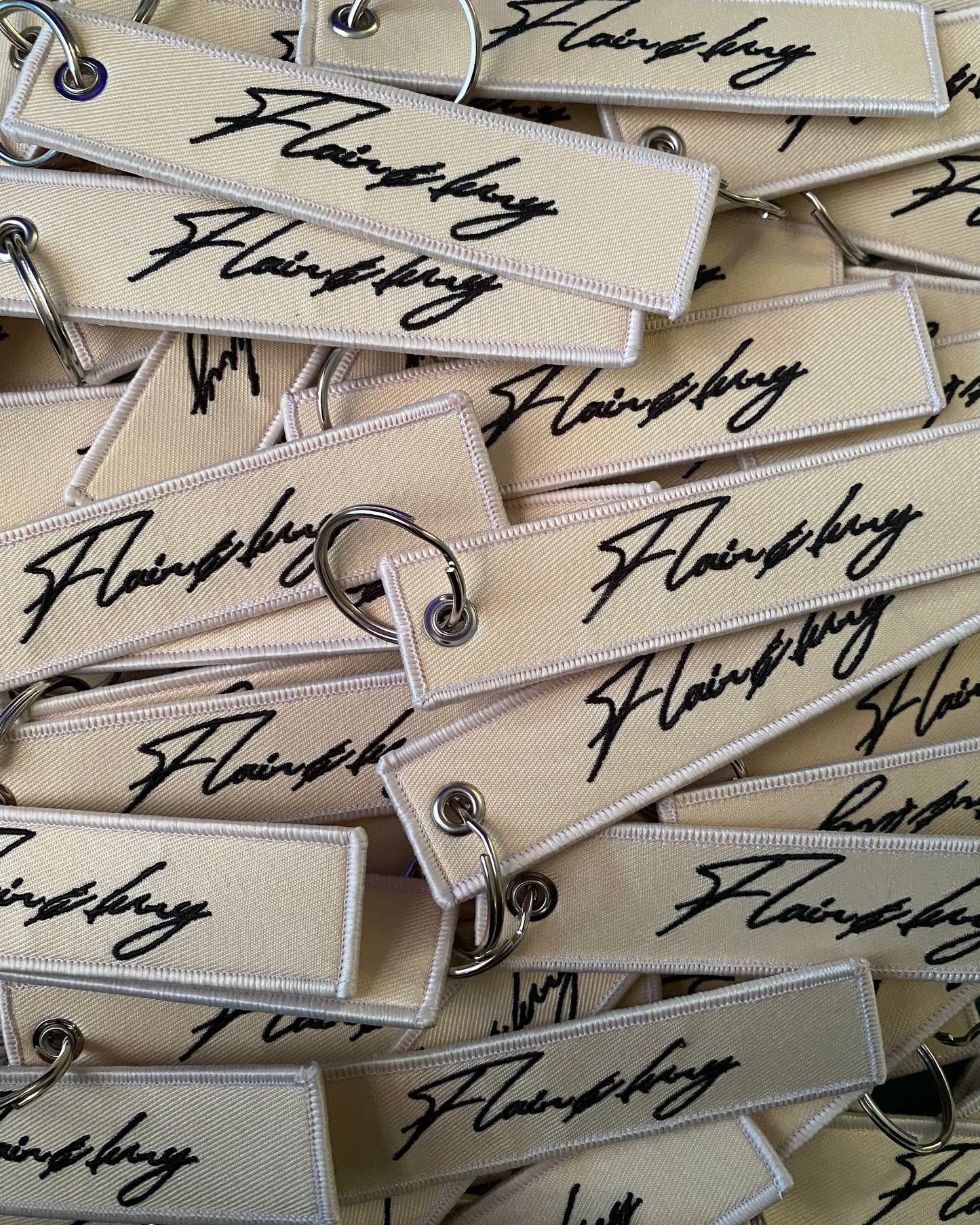 Signature Jet Tag - Beige